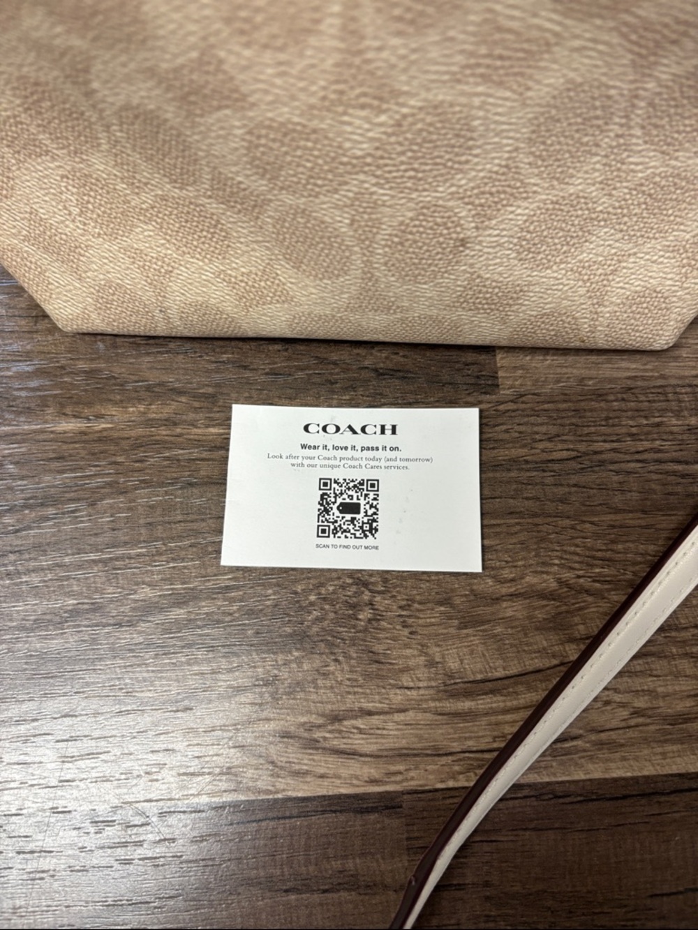 LIKE NEW Coach City Bucket Bag in Signature Canvas - Picture 11 of 13